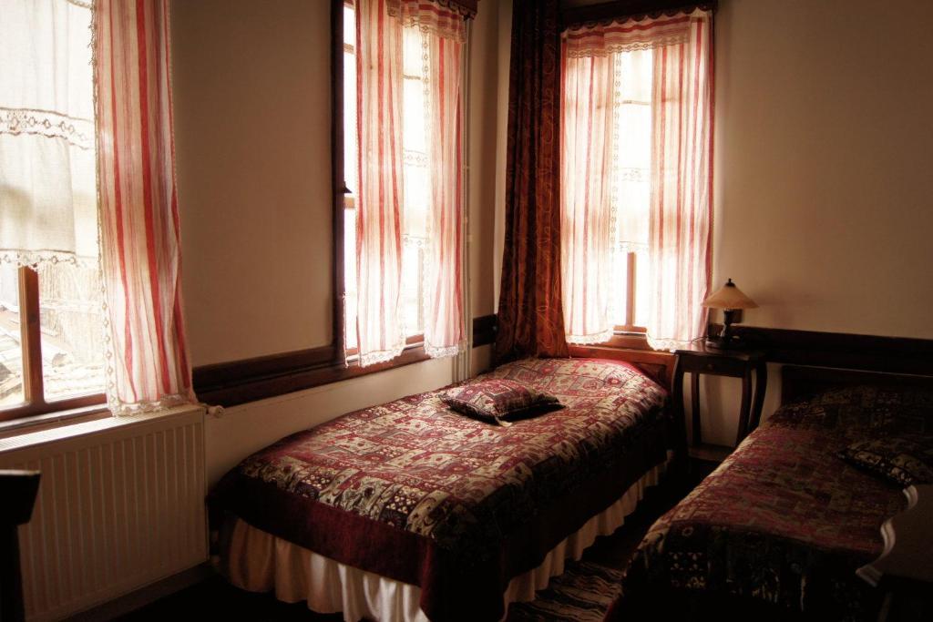 Haci Abdullahlar Konagi Hotel Mudurnu Habitación foto